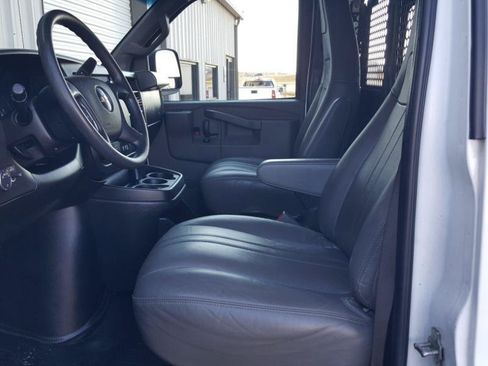 Used 2022 Chevrolet Express 2500 w/ Driver Convenience Package RWD image 18