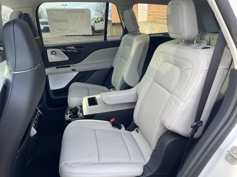New 2026 Lincoln Aviator Reserve image 17