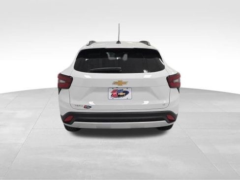 New 2026 Chevrolet Trax LT w/ Driver Confidence Package FWD image 4