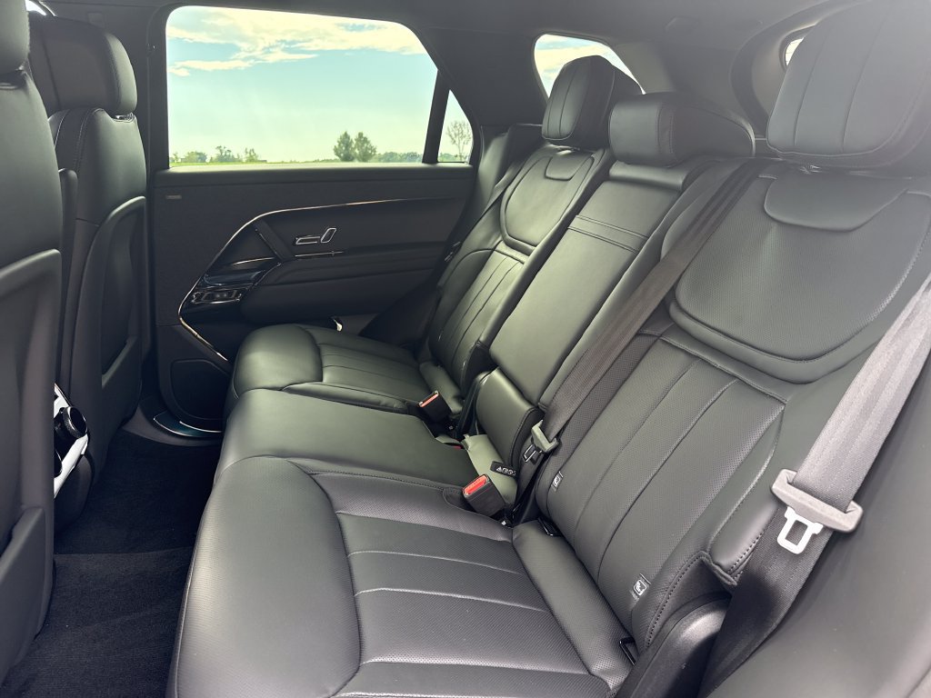 New 2027 Land Rover Range Rover Sport SE AWD/4WD image 13