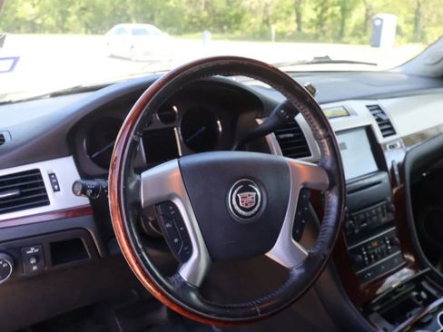 Used 2008 Cadillac Escalade ESV AWD image 14