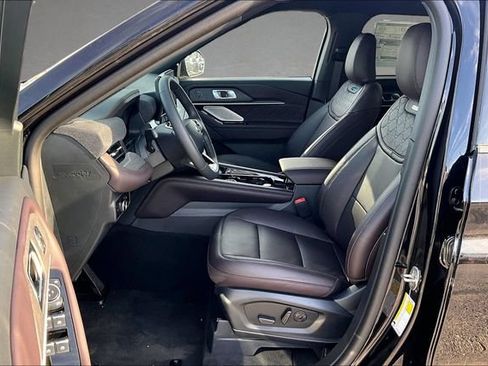 New 2026 Ford Explorer Platinum w/ LUX Leather Package AWD/4WD image 8