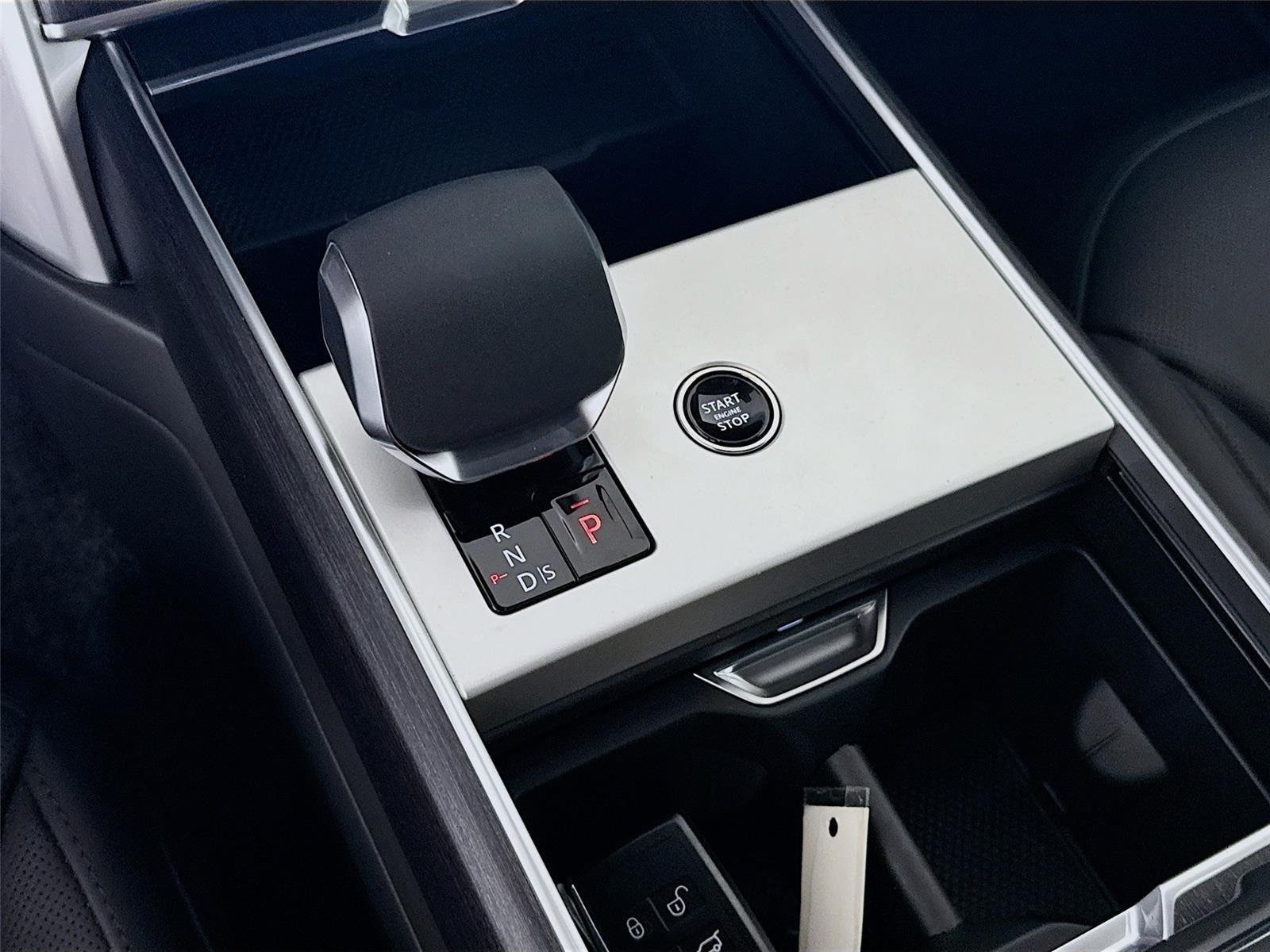 New 2026 Land Rover Range Rover SE AWD/4WD image 19