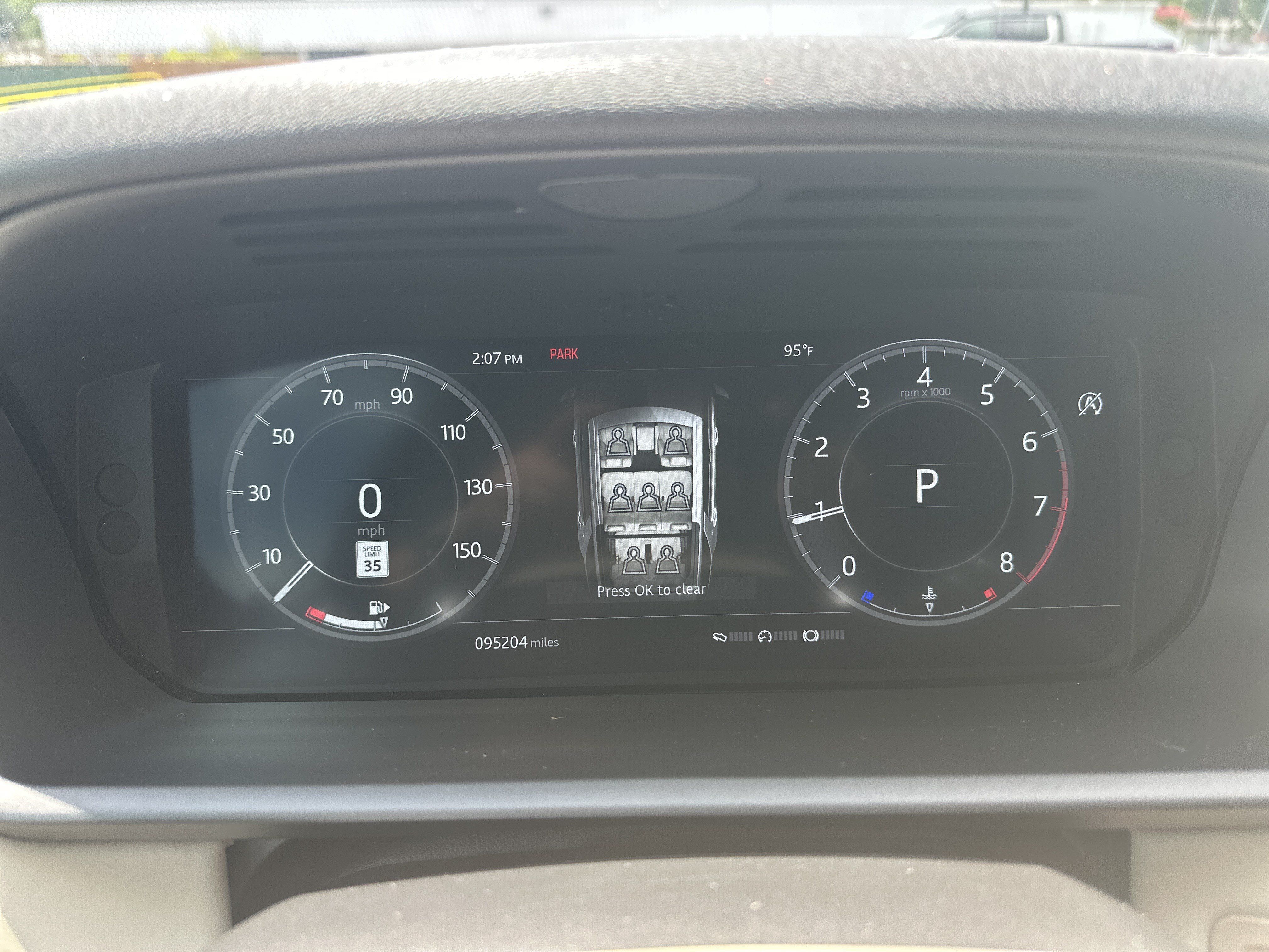 Used 2018 Land Rover Discovery HSE AWD/4WD image 21