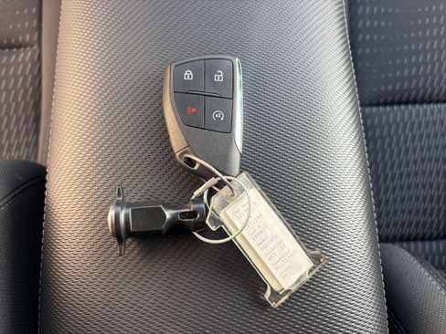 Used 2025 Chevrolet Equinox LT AWD/4WD image 22