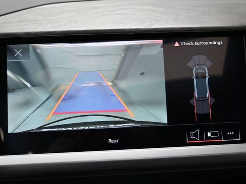 Used 2023 Audi Q4 e-tron Premium w/ Convenience Package image 23