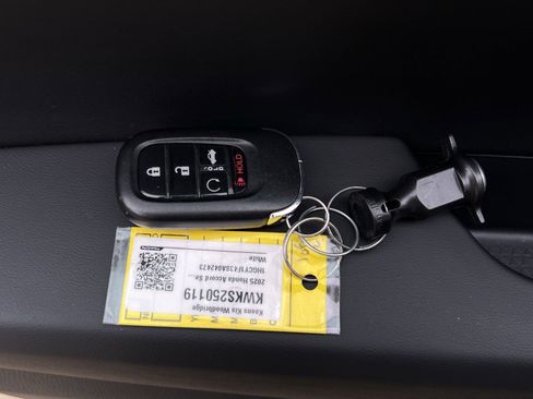 Used 2025 Honda Accord SE image 38