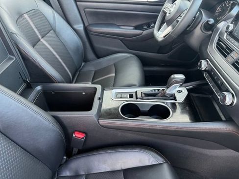 Used 2025 Nissan Altima 2.5 SR AWD/4WD image 14