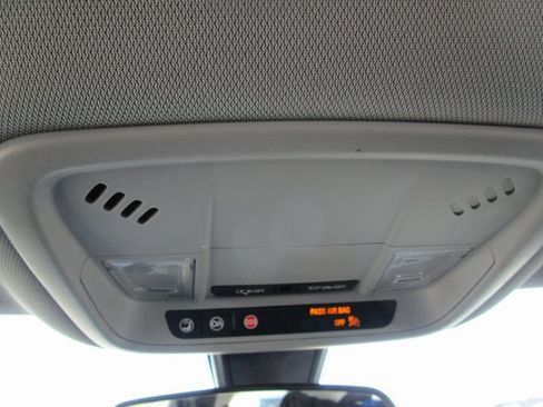 Used 2022 Chevrolet Malibu LT image 25