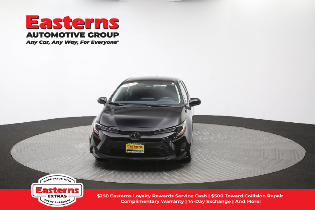 Used 2025 Toyota Corolla LE FWD image 52