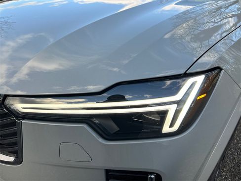 New 2026 Volvo XC90 B6 Plus w/ Protection Package Premier image 7