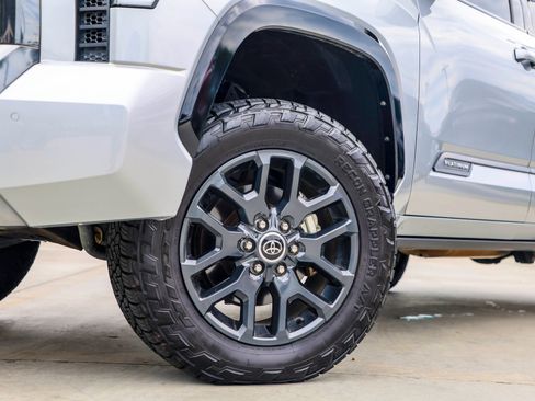 Used 2023 Toyota Tundra Platinum AWD/4WD image 2