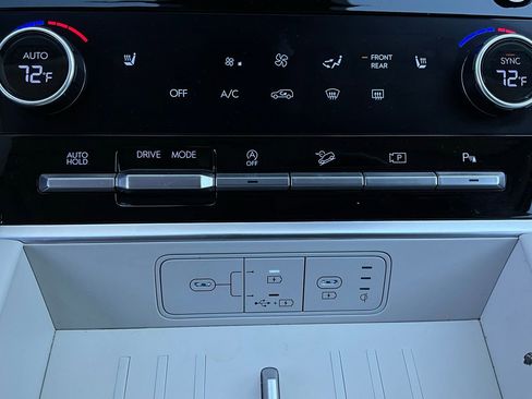 Used 2025 Hyundai Santa Fe SEL image 25