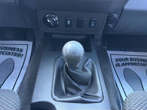 Used 2013 Nissan Xterra PRO-4X AWD/4WD image 25