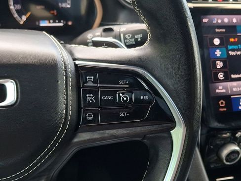 Used 2022 Jeep Grand Cherokee L Overland w/ Luxury Tech Group IV AWD/4WD image 23
