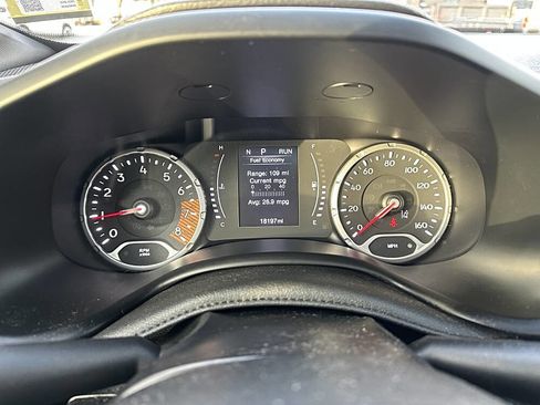 Used 2023 Jeep Renegade Latitude w/ Sun/Sound Group image 12