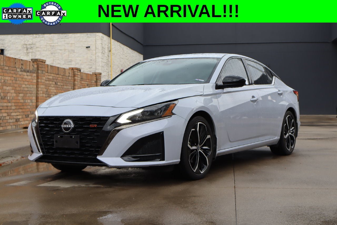 Certified 2024 Nissan Altima 2.5 SR FWD image 1