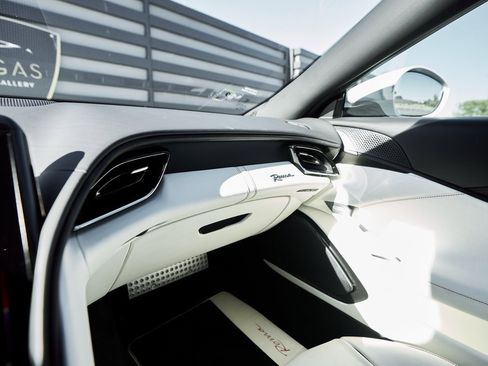 Used 2022 Ferrari Roma image 67