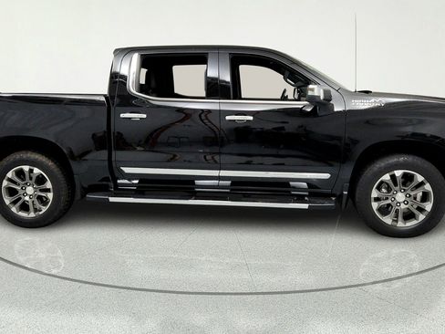 Used 2023 Chevrolet Silverado 1500 High Country AWD/4WD image 6