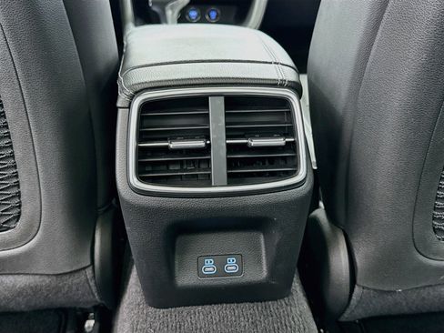 Used 2025 Genesis G70 2.5T RWD image 28