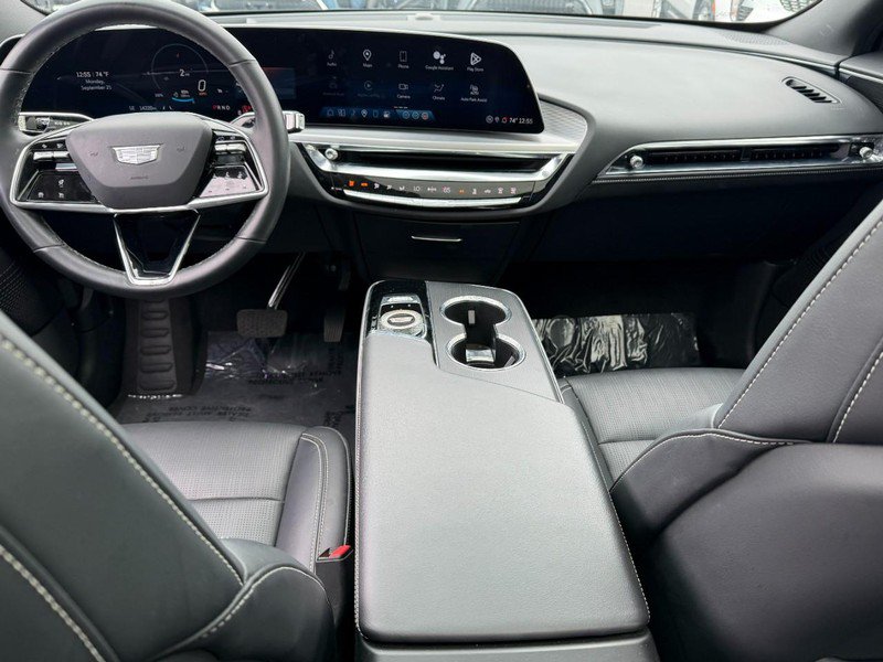 Used 2024 Cadillac Lyriq Sport AWD/4WD image 11