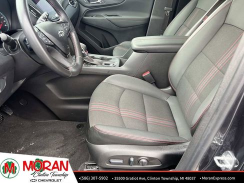 Certified 2022 Chevrolet Equinox RS w/ Infotainment Package image 18