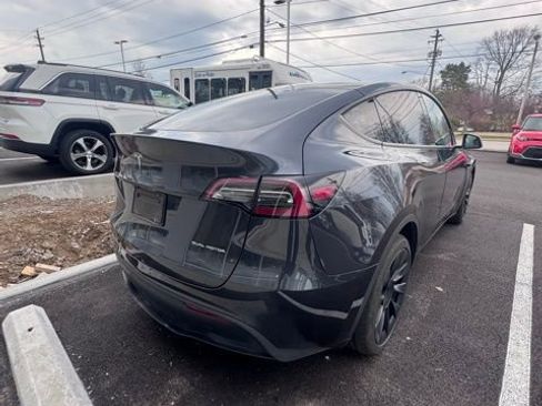 Used 2025 Tesla Model Y Long Range AWD/4WD image 4