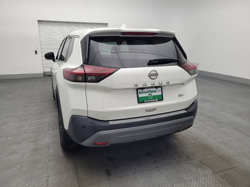 Used 2022 Nissan Rogue SV image 6