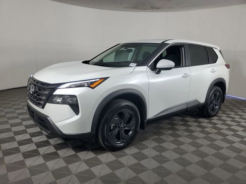 New 2026 Nissan Rogue SV FWD image 8