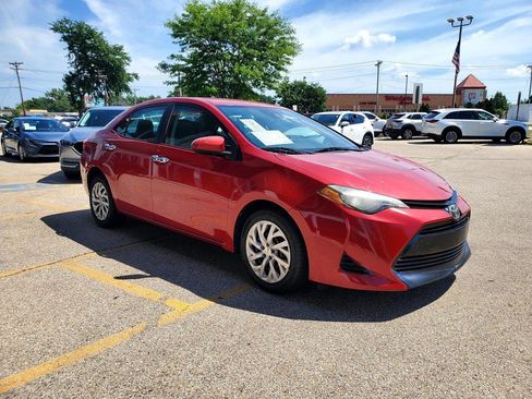Used 2017 Toyota Corolla LE FWD image 3