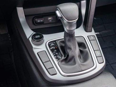Used 2025 Kia Seltos LX AWD/4WD image 16
