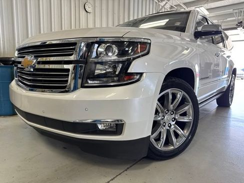 Used 2017 Chevrolet Suburban Premier AWD/4WD image 43