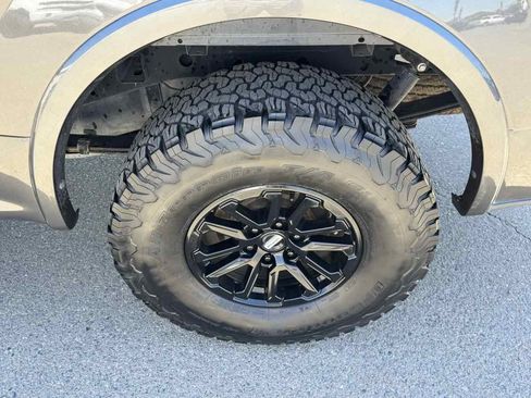 Used 2018 Ford F150 Lariat AWD/4WD image 38