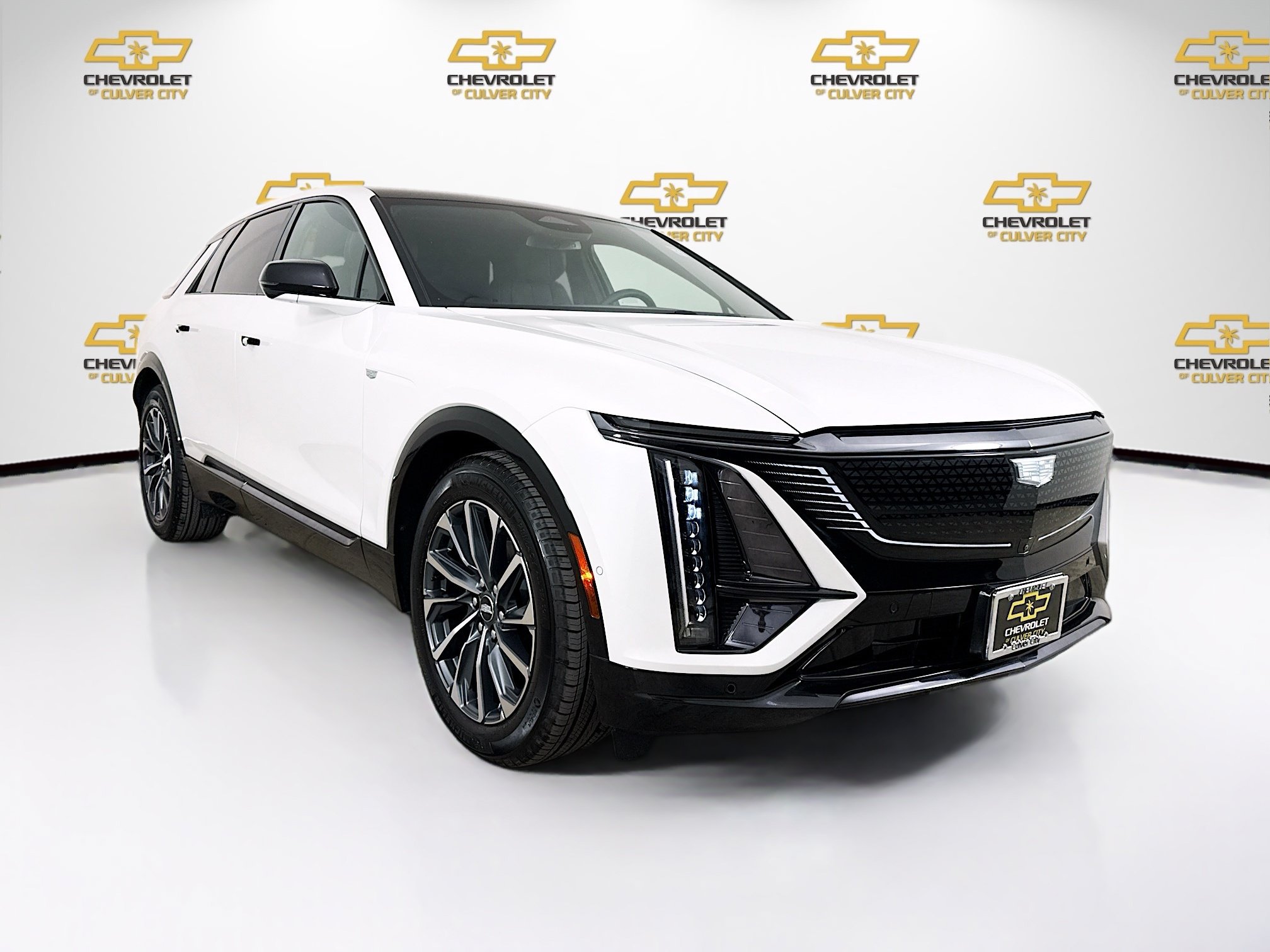 Used 2025 Cadillac Lyriq Sport RWD image 1