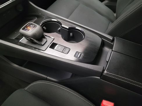 Used 2024 Nissan Rogue S FWD image 26