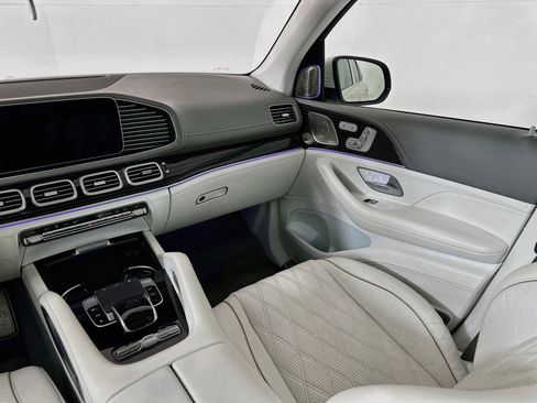 Used 2024 Mercedes-Benz Maybach GLS 600 4MATIC image 26