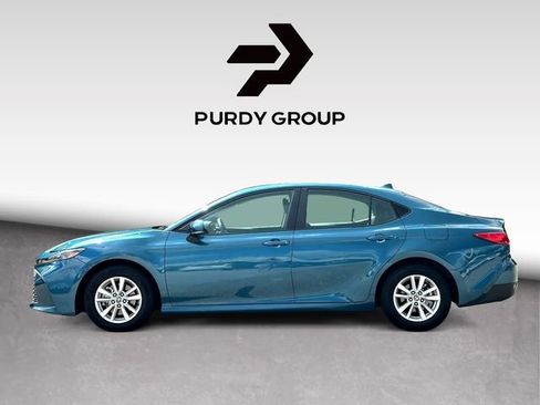 Used 2025 Toyota Camry LE FWD image 5