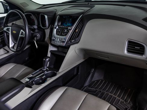 Used 2016 Chevrolet Equinox LTZ w/ Enhanced Convenience Package image 44