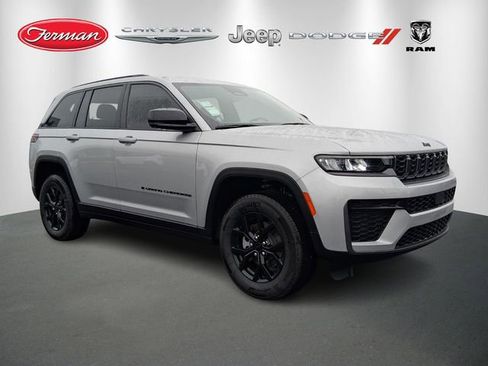 New 2026 Jeep Grand Cherokee Altitude image 1