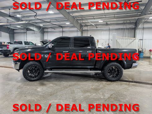 Used 2018 RAM 1500 Laramie w/ Convenience Group AWD/4WD image 5