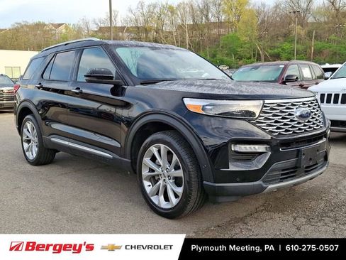 Used 2022 Ford Explorer Platinum w/ Equipment Group 601A AWD/4WD image 2