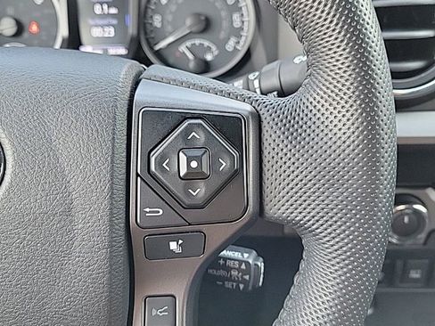 Used 2021 Toyota Tacoma TRD Off-Road image 24