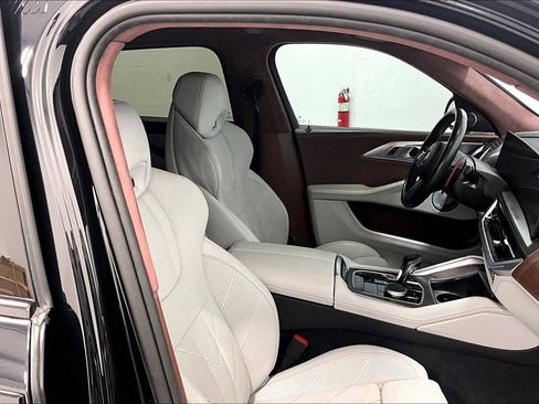 Used 2024 BMW XM AWD/4WD image 7