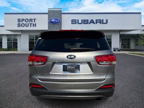 Used 2017 Kia Sorento L FWD image 4