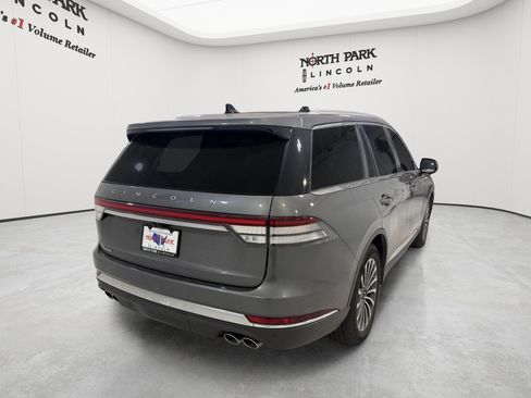 Used 2023 Lincoln Aviator Reserve w/ Class IV Trailer Tow Package RWD image 5