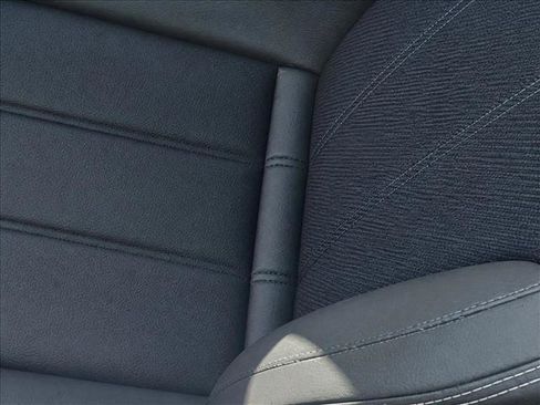 Used 2021 Bentley Bentayga AWD/4WD image 23