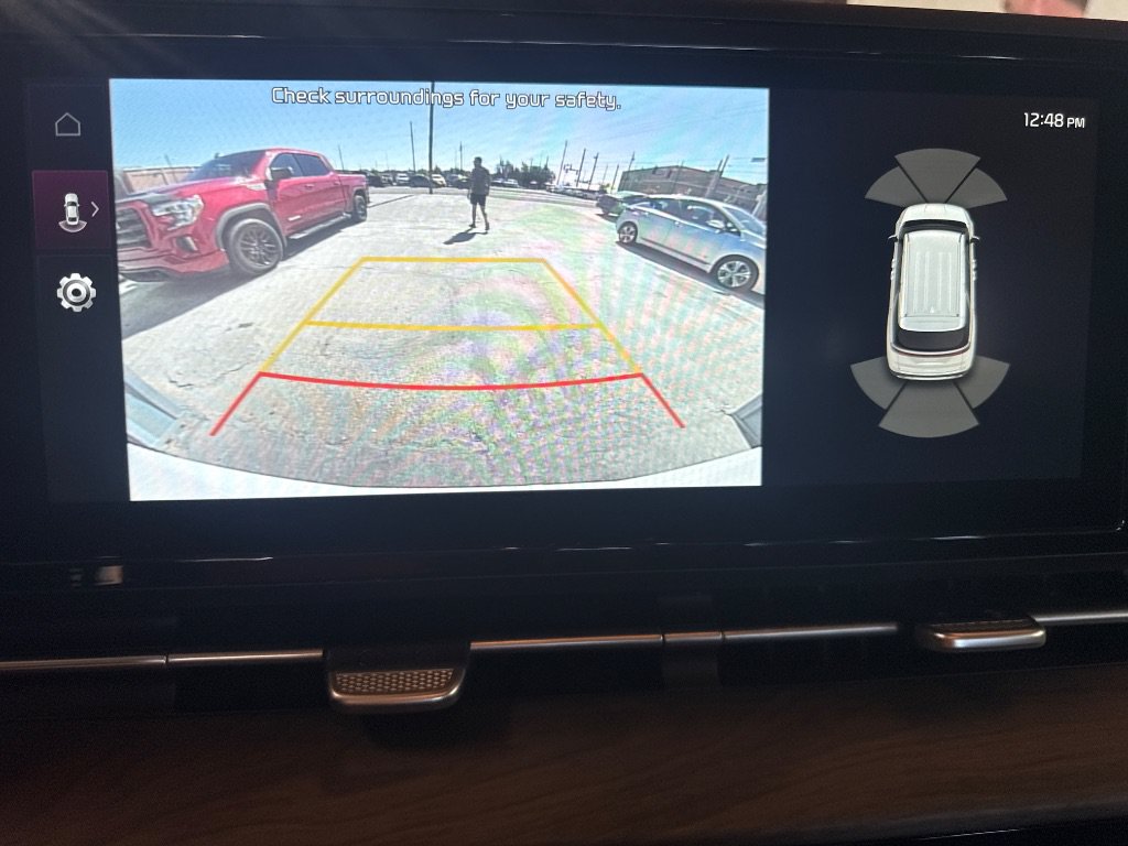 Used 2024 Kia Carnival EX FWD image 17
