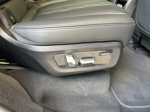 Used 2025 BMW X7 xDrive40i image 38