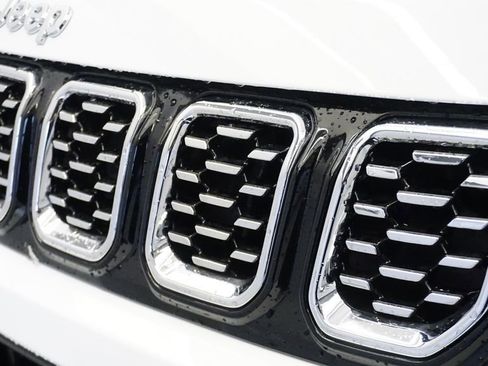 New 2026 Jeep Compass Limited image 18