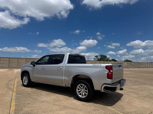 Used 2022 Chevrolet Silverado 1500 LT AWD/4WD image 16